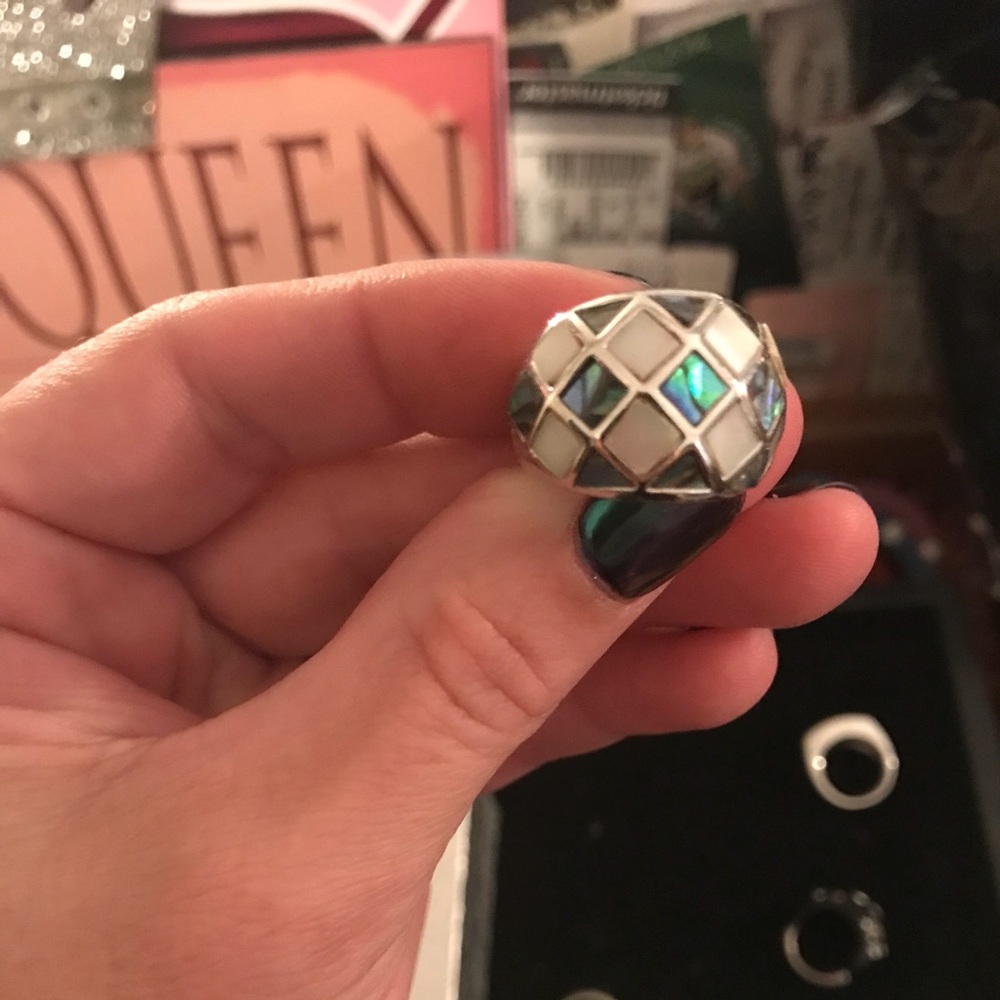 Fashion ring